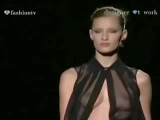 Oops - leneriej runway film - vedea prin și nud - pe televizor - compilatie