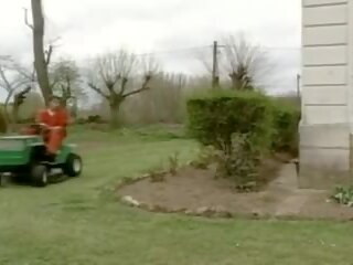 Attractive retro tmavé enchantress fucked na the tractor