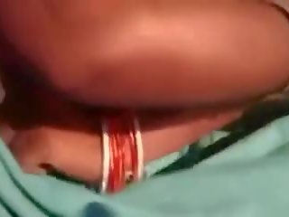 Desi nayon bhabhi pagsasalsal may candle at abusing