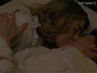 Kate winslet - saoirse ronan - lesbisch vies klem scène - ammonite | xhamster