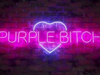 Cosplay lassie a première x évalué film avec une ventilateur par violet harlot