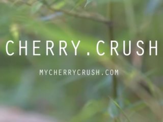 Kirsebær crush - skole dame orgasm&comma; oljet ass&comma; rumpe plug og sæd skudd