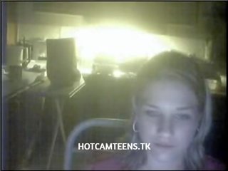 Flørten blond kvinne chatting på webkamera - hotcamteens.tk