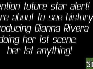 Gianna rivera trong cô ấy đầu tiên cảnh luôn luôn