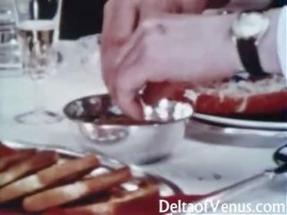 Vanem aastakäik seks video 1960s - karvane marriageable brünett - tabel jaoks kolm