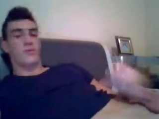 Atlética youngster com enorme membro cums oncam,bigass